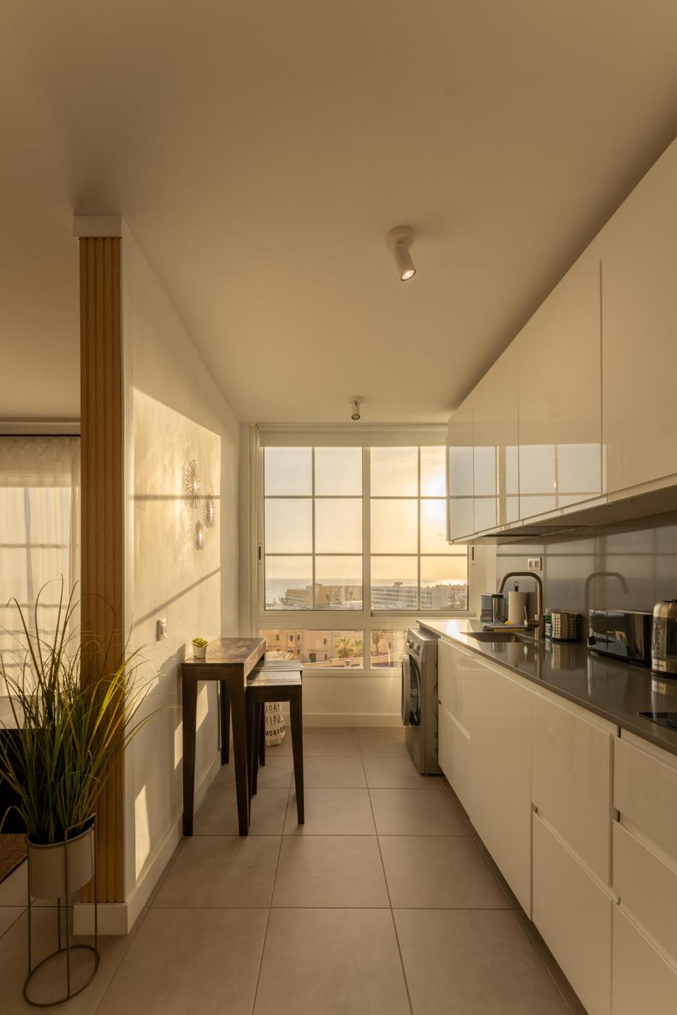 Callao Sunset Apartment, Sea View And Pool กาเยาซัลวาเค ภายนอก รูปภาพ
